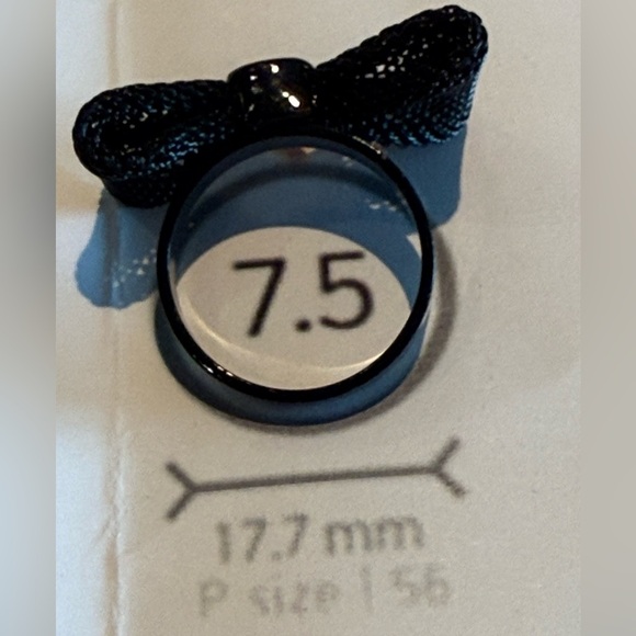 Black Mesh Bow Tie - Picture 3 of 3